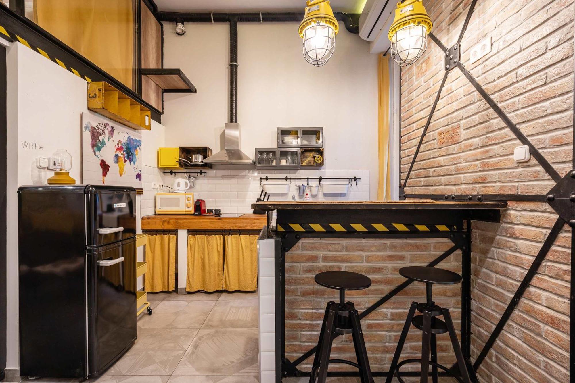 Apartment Yellow Compass W40 Budapest