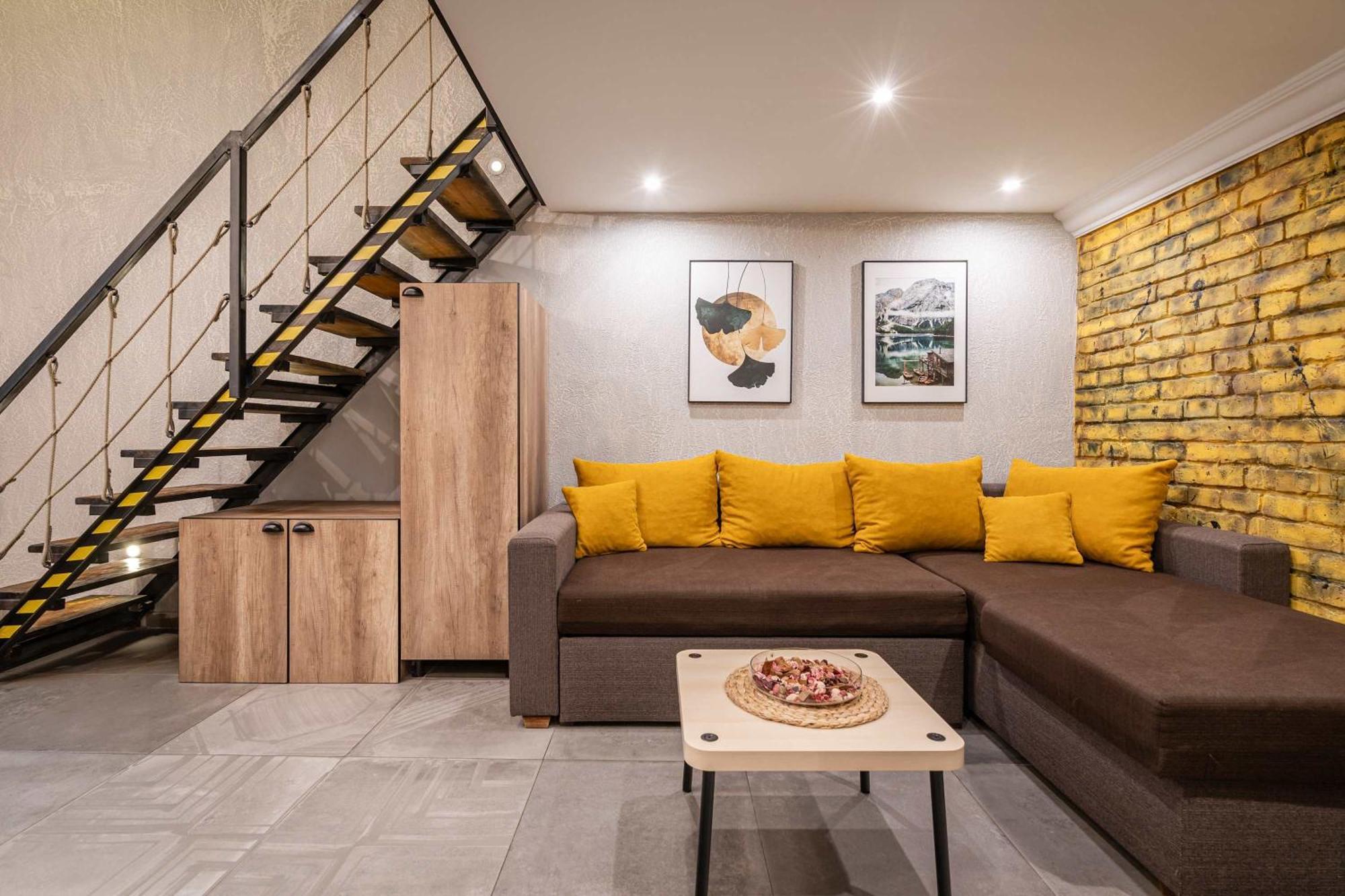 Apartment Yellow Compass W40 Budapest